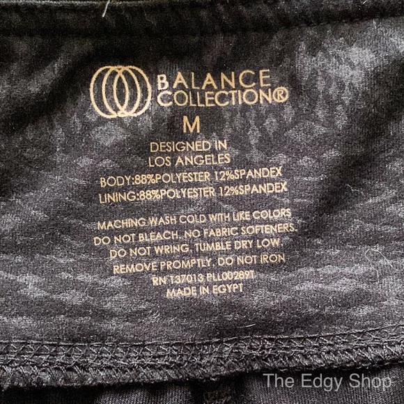 Balance Collection | Embossed Yoga Crop Leggings - Picture 4 of 4